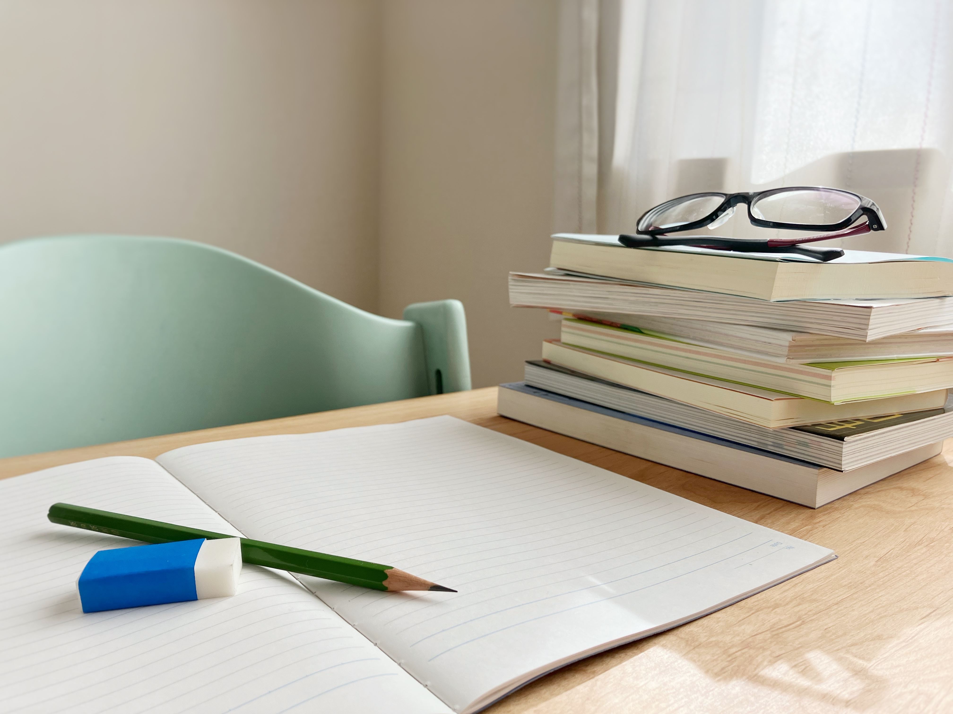 デザインの力でメディアを成長させるための、真剣な学習と計画のプロセス。基礎知識を整理し、自分たちのメディアに生かそうとしている。