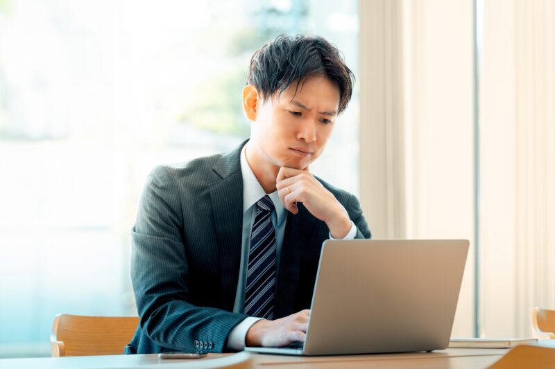 オウンドメディア 費用 保守にかかる経費