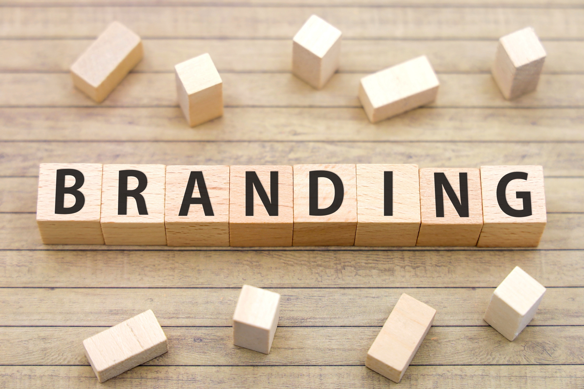 オウンドメディアコンサルのメリットである、企業のブランディング効果と認知度向上。