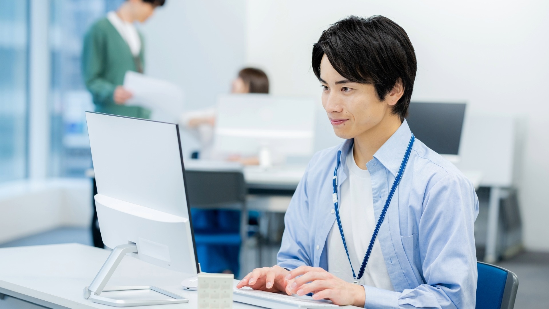 オウンドメディア構築を専門とするエンジニアやデザイナー。システムの保守管理と運用。