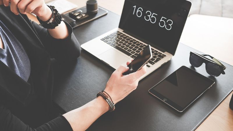 GEO対策をする人