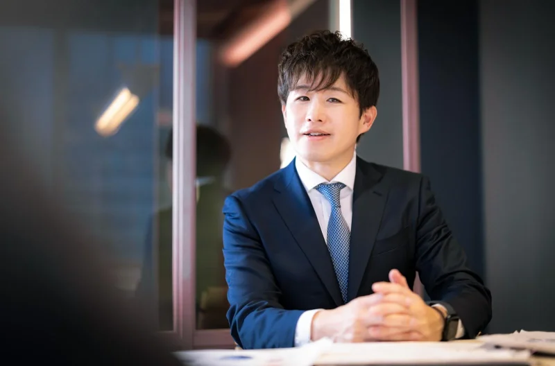 オウンドメディア 費用 NYLE ARROWS